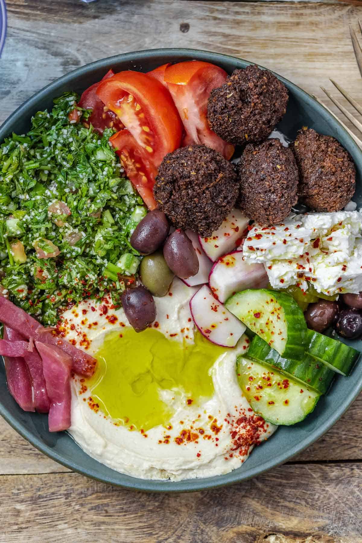 Master the Mediterranean Falafel Bowl: A High-Protein Vegetarian Guide